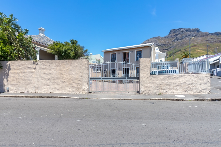 8 Bedroom Property for Sale in Walmer Estate Western Cape